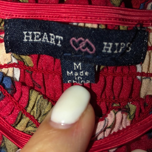 DONATING SOON Heart & Hip floral half sleeve crop top - Picture 3 of 8